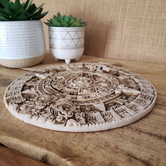 Vintage Hand Carved Aztec Mayan Sun Stone Calendar Round Wall Plaque Mexicana - Picture 4 of 15